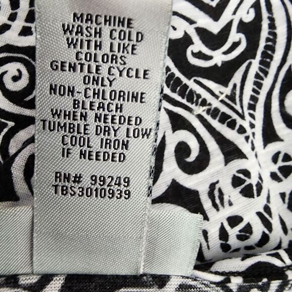 Catherines Women Tank Top Size 1X Black White Printed Tiered Layered V Neck Boho - Picture 9 of 9